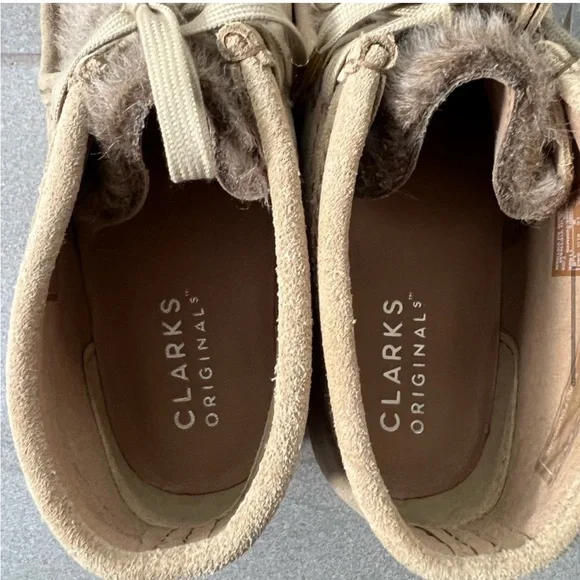 Clarks Wallabee Ankle Boot Women's
SZ 10 M Tan NEW $170 Fur Accent Suede Lace Up - Picture 8 of 10